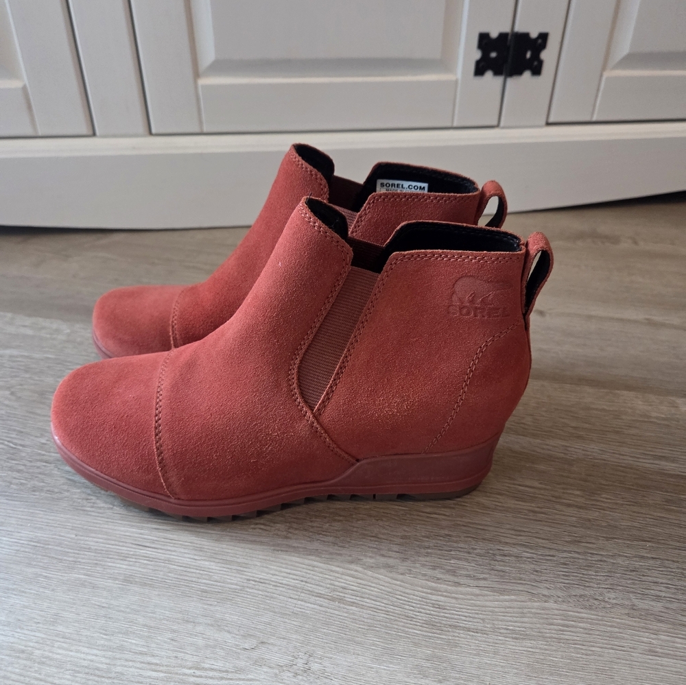 Sorel Evie Orange Pull On Chelsea Wedge Booties US Sz 9 NWT